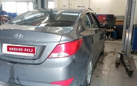 Hyundai Solaris II рестайлинг, 2015 год, 870 000 рублей, 3 фотография