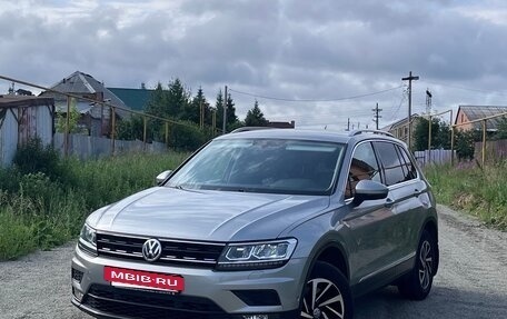 Volkswagen Tiguan II, 2018 год, 2 449 000 рублей, 2 фотография