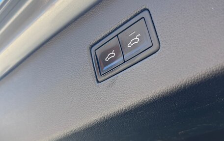 Volkswagen Tiguan II, 2018 год, 2 449 000 рублей, 11 фотография