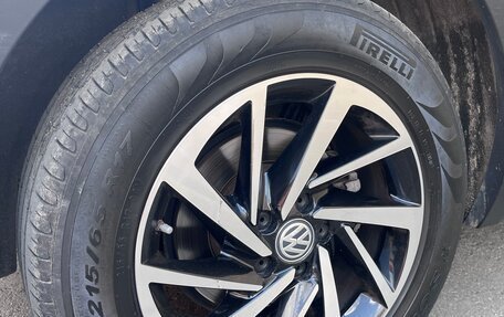 Volkswagen Tiguan II, 2018 год, 2 449 000 рублей, 26 фотография