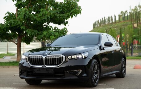BMW 5 серия, 2024 год, 7 590 000 рублей, 4 фотография