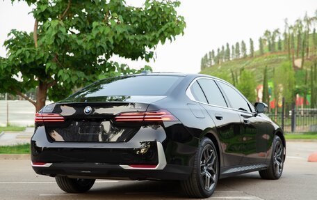 BMW 5 серия, 2024 год, 7 590 000 рублей, 13 фотография