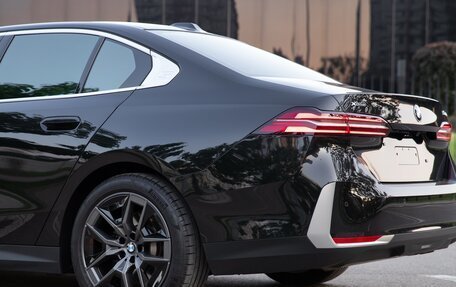 BMW 5 серия, 2024 год, 7 590 000 рублей, 15 фотография