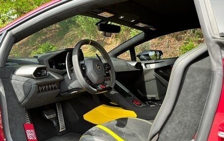 Lamborghini Huracán, 2021 год, 28 500 000 рублей, 7 фотография