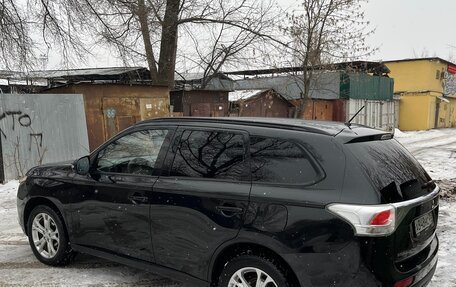 Mitsubishi Outlander III рестайлинг 3, 2013 год, 1 300 000 рублей, 4 фотография