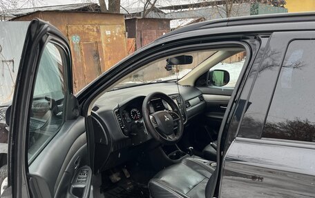 Mitsubishi Outlander III рестайлинг 3, 2013 год, 1 300 000 рублей, 8 фотография