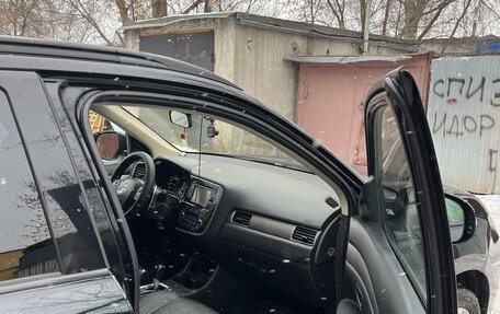 Mitsubishi Outlander III рестайлинг 3, 2013 год, 1 300 000 рублей, 11 фотография