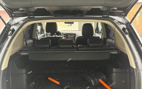 Mitsubishi Outlander III рестайлинг 3, 2013 год, 1 300 000 рублей, 13 фотография