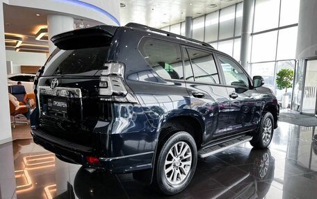 Toyota Land Cruiser Prado 150 рестайлинг 2, 2020 год, 4 657 000 рублей, 5 фотография