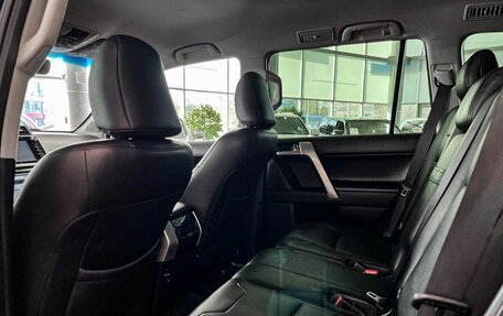 Toyota Land Cruiser Prado 150 рестайлинг 2, 2020 год, 4 657 000 рублей, 12 фотография