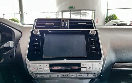 Toyota Land Cruiser Prado 150 рестайлинг 2, 2020 год, 4 657 000 рублей, 15 фотография