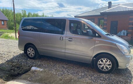 Hyundai Grand Starex Grand Starex I рестайлинг 2, 2011 год, 1 750 000 рублей, 2 фотография
