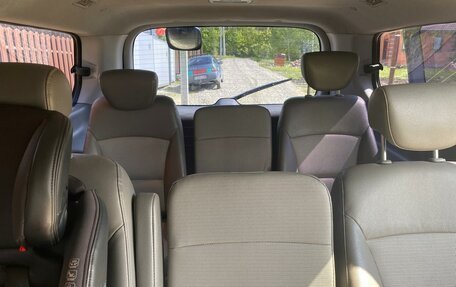 Hyundai Grand Starex Grand Starex I рестайлинг 2, 2011 год, 1 750 000 рублей, 9 фотография