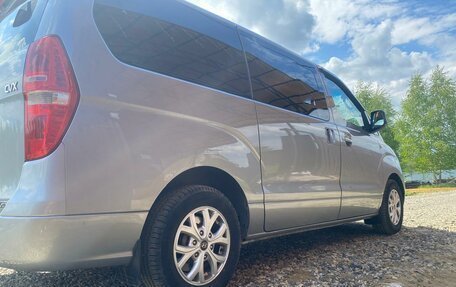 Hyundai Grand Starex Grand Starex I рестайлинг 2, 2011 год, 1 750 000 рублей, 11 фотография