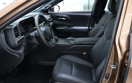 Toyota Crown, 2023 год, 5 400 000 рублей, 10 фотография