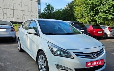 Hyundai Solaris II рестайлинг, 2015 год, 1 100 000 рублей, 1 фотография