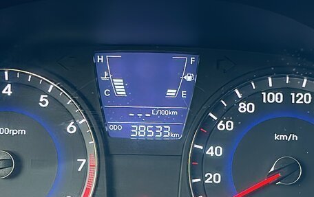 Hyundai Solaris II рестайлинг, 2012 год, 680 000 рублей, 7 фотография
