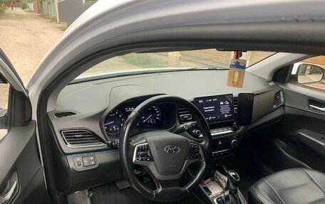 Hyundai Solaris II рестайлинг, 2021 год, 1 200 000 рублей, 3 фотография