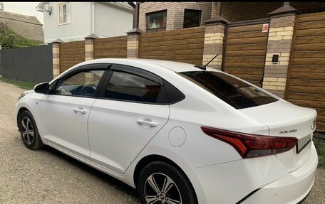 Hyundai Solaris II рестайлинг, 2021 год, 1 200 000 рублей, 10 фотография