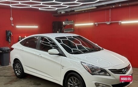Hyundai Solaris II рестайлинг, 2016 год, 1 050 000 рублей, 2 фотография