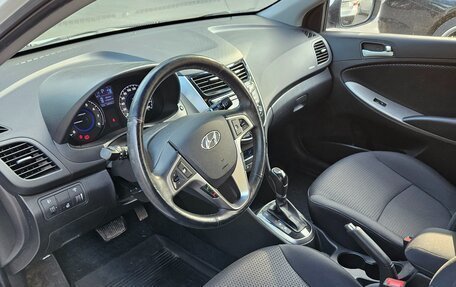 Hyundai Solaris II рестайлинг, 2015 год, 1 100 000 рублей, 8 фотография