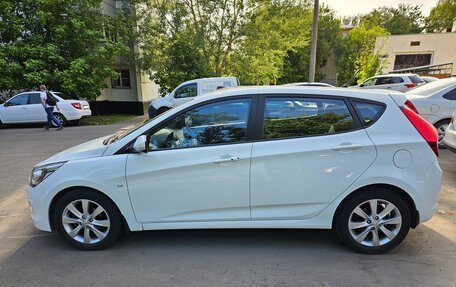 Hyundai Solaris II рестайлинг, 2015 год, 1 100 000 рублей, 6 фотография