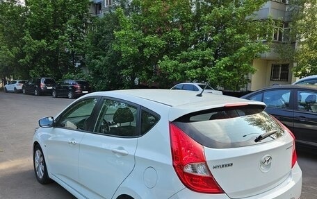Hyundai Solaris II рестайлинг, 2015 год, 1 100 000 рублей, 5 фотография