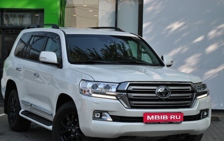 Toyota Land Cruiser 200, 2016 год, 6 099 000 рублей, 4 фотография