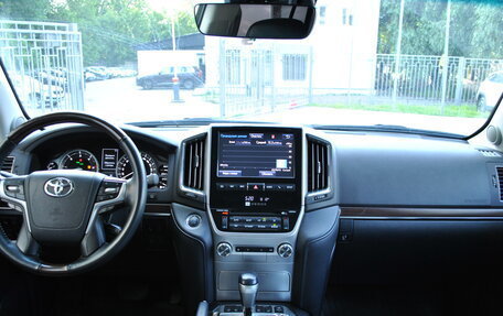 Toyota Land Cruiser 200, 2016 год, 6 099 000 рублей, 12 фотография