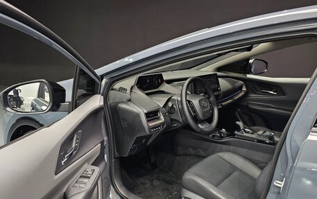 Toyota Prius IV XW50, 2024 год, 3 945 000 рублей, 7 фотография
