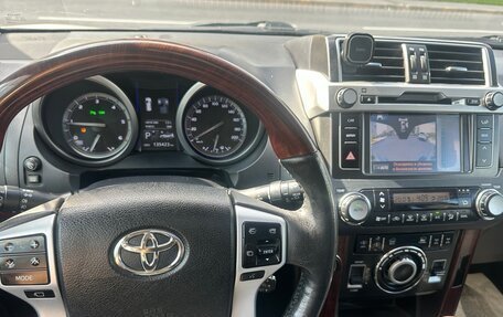 Toyota Land Cruiser Prado 150 рестайлинг 2, 2016 год, 3 850 000 рублей, 6 фотография
