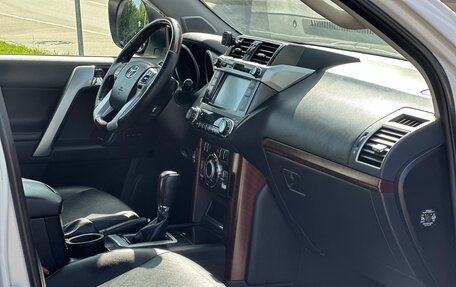 Toyota Land Cruiser Prado 150 рестайлинг 2, 2016 год, 3 850 000 рублей, 7 фотография