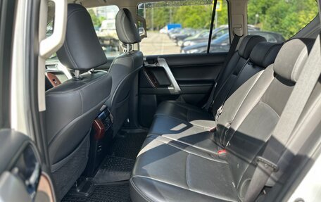Toyota Land Cruiser Prado 150 рестайлинг 2, 2016 год, 3 850 000 рублей, 9 фотография