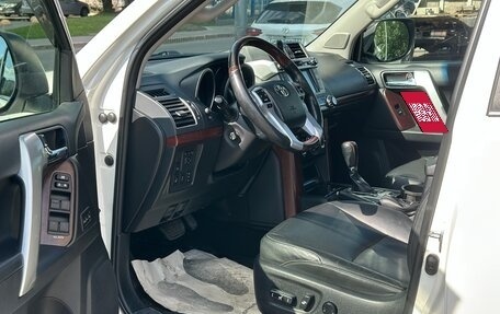 Toyota Land Cruiser Prado 150 рестайлинг 2, 2016 год, 3 850 000 рублей, 8 фотография