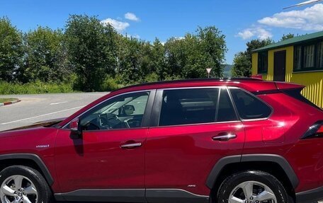 Toyota RAV4, 2019 год, 2 800 000 рублей, 10 фотография