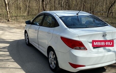 Hyundai Solaris II рестайлинг, 2015 год, 590 000 рублей, 3 фотография