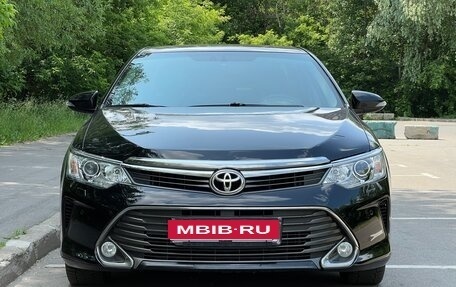 Toyota Camry, 2015 год, 2 070 000 рублей, 2 фотография