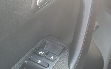 Volkswagen Polo VI (EU Market), 2011 год, 700 000 рублей, 28 фотография