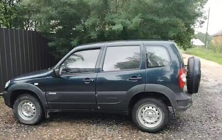 Chevrolet Niva I рестайлинг, 2011 год, 390 000 рублей, 2 фотография
