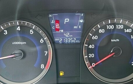 Hyundai Solaris II рестайлинг, 2011 год, 657 000 рублей, 10 фотография