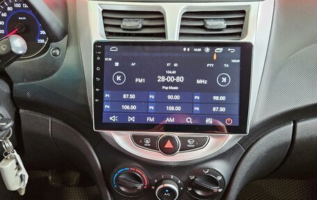 Hyundai Solaris II рестайлинг, 2011 год, 657 000 рублей, 14 фотография