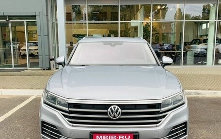 Volkswagen Touareg III, 2020 год, 3 990 000 рублей, 2 фотография
