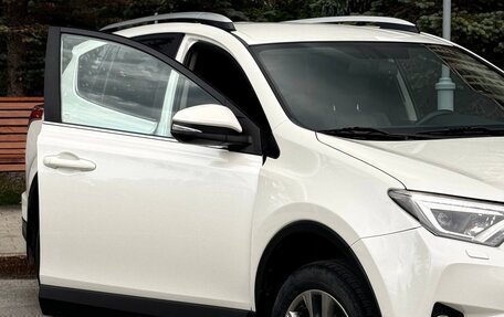 Toyota RAV4, 2017 год, 3 050 000 рублей, 8 фотография