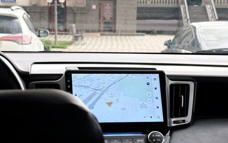 Toyota RAV4, 2017 год, 3 050 000 рублей, 21 фотография