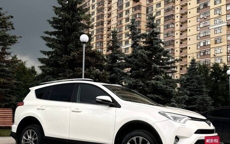 Toyota RAV4, 2017 год, 3 050 000 рублей, 12 фотография