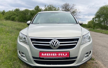 Volkswagen Tiguan I, 2011 год, 860 000 рублей, 1 фотография