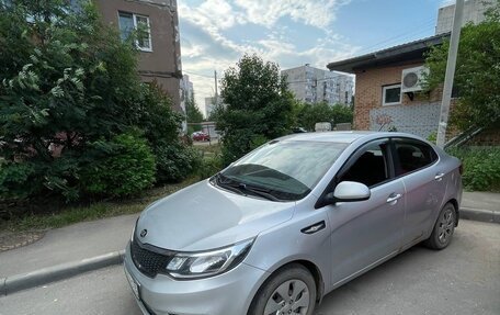 KIA Rio III рестайлинг, 2015 год, 830 000 рублей, 3 фотография
