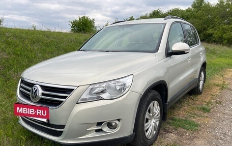 Volkswagen Tiguan I, 2011 год, 860 000 рублей, 2 фотография