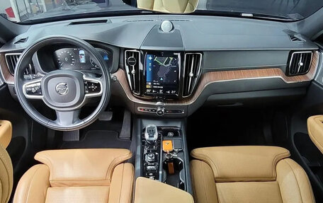 Volvo XC60 II, 2022 год, 3 530 777 рублей, 6 фотография
