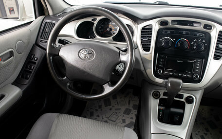 Toyota Highlander III, 2004 год, 1 249 000 рублей, 12 фотография